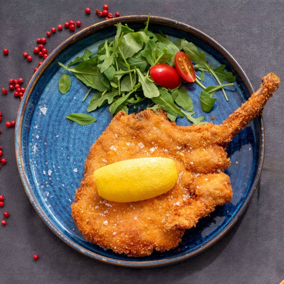 Cotlet de porc panko umplut cu mozzarela și șuncă Praga